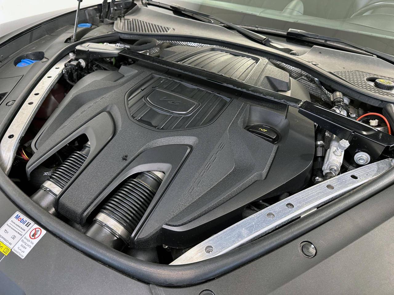 Porsche Panamera Sport Turismo 4 Platinum Edition 330cv