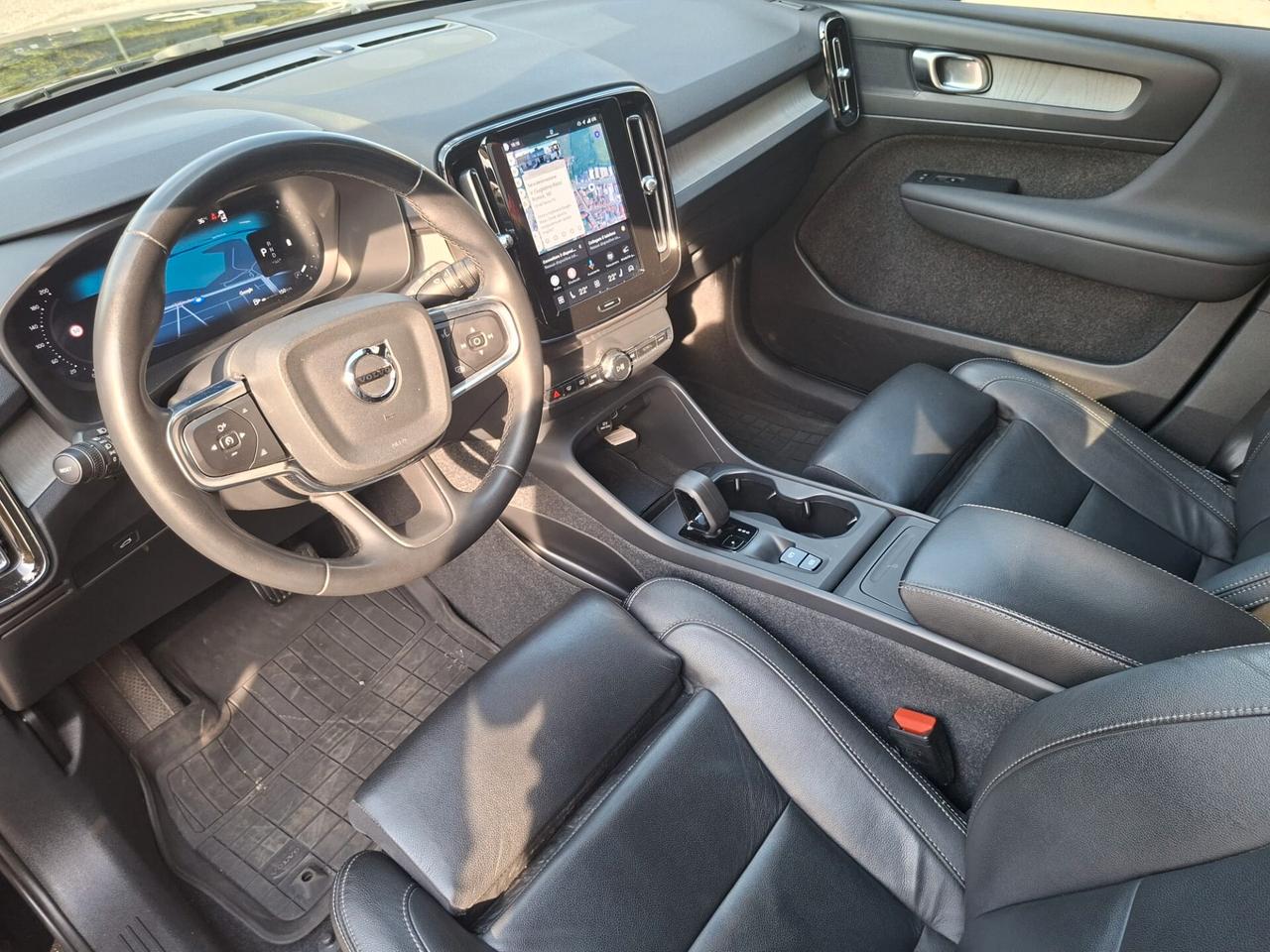 Volvo XC40 B3 automatico Core AUTOCARRO N1 5 POSTI!