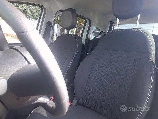 Fiat Panda 1.0 69cv firefly hybrid schermo touch 7"
