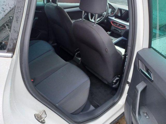 SEAT Arona 1.0 TGI FR FARI LED, NAVI, ACC, RETROCAMERA