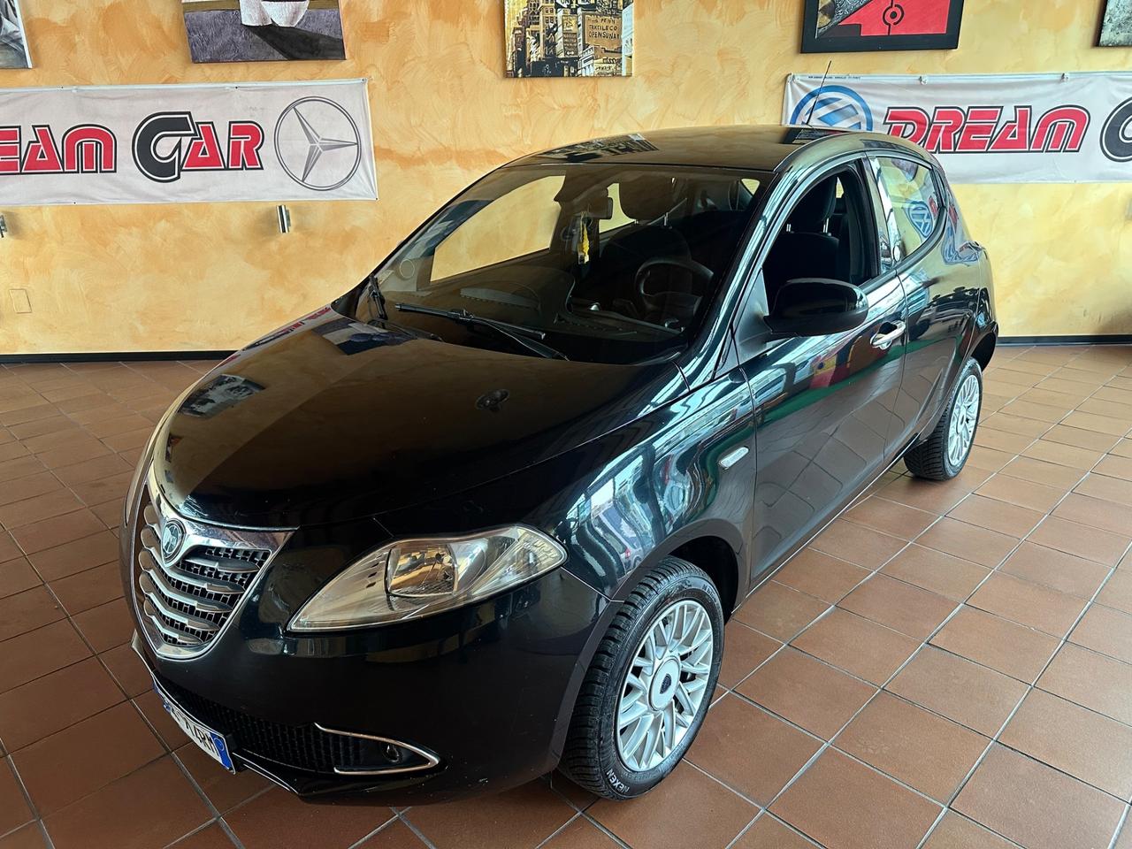 Lancia Ypsilon 0.9 TwinAir 85 CV 5 porte Metano Ecochic Gold