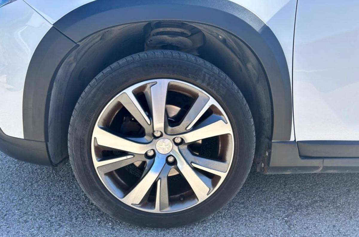 PEUGEOT 2008 ALLURE 1.6 BlueHDi