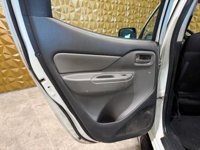 Mitsubishi L200 2.4 DI-D/154CV Double Cab Invite