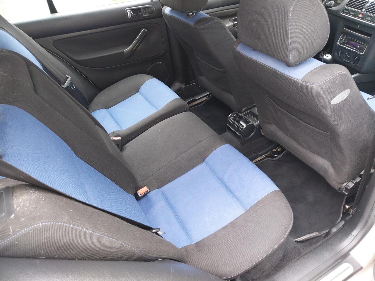 Volkswagen Golf 1.6 16V cat 5 porte Highline