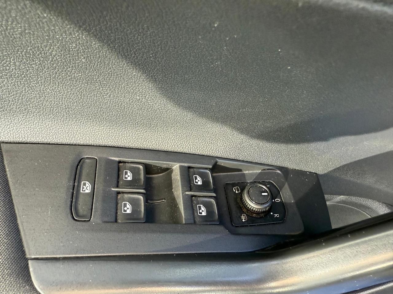 Volkswagen Polo 1.0 TSI DSG R-Line