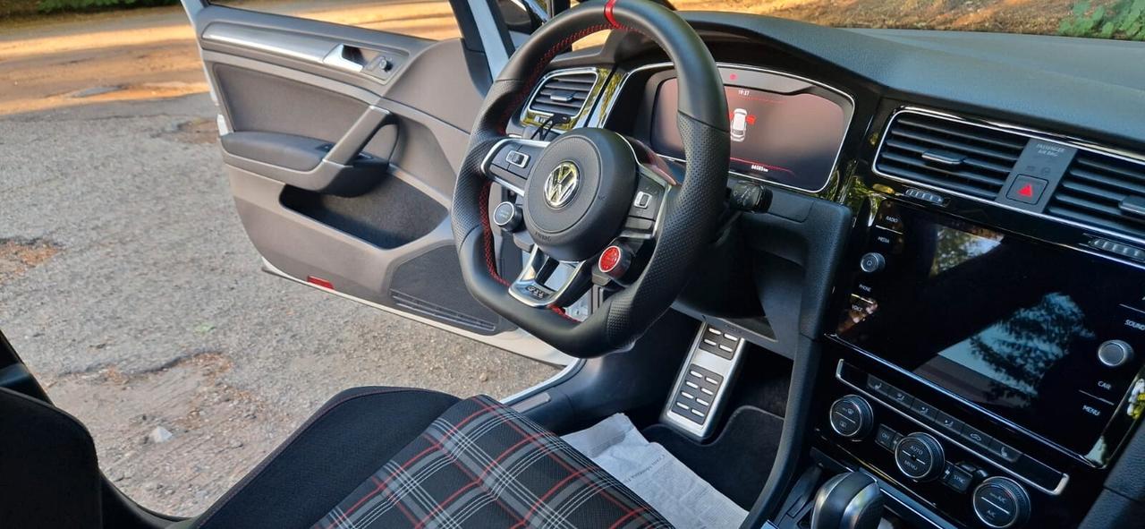 Volkswagen Golf GTI Performance 2.0 245 CV TSI DSG 5p. BMT