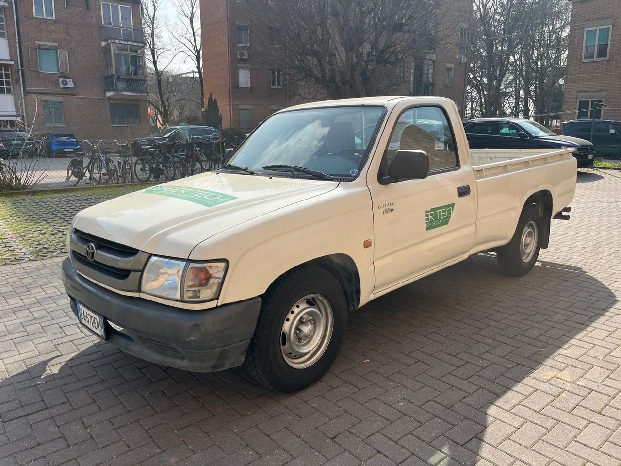 Toyota Hilux 2.4 2WD