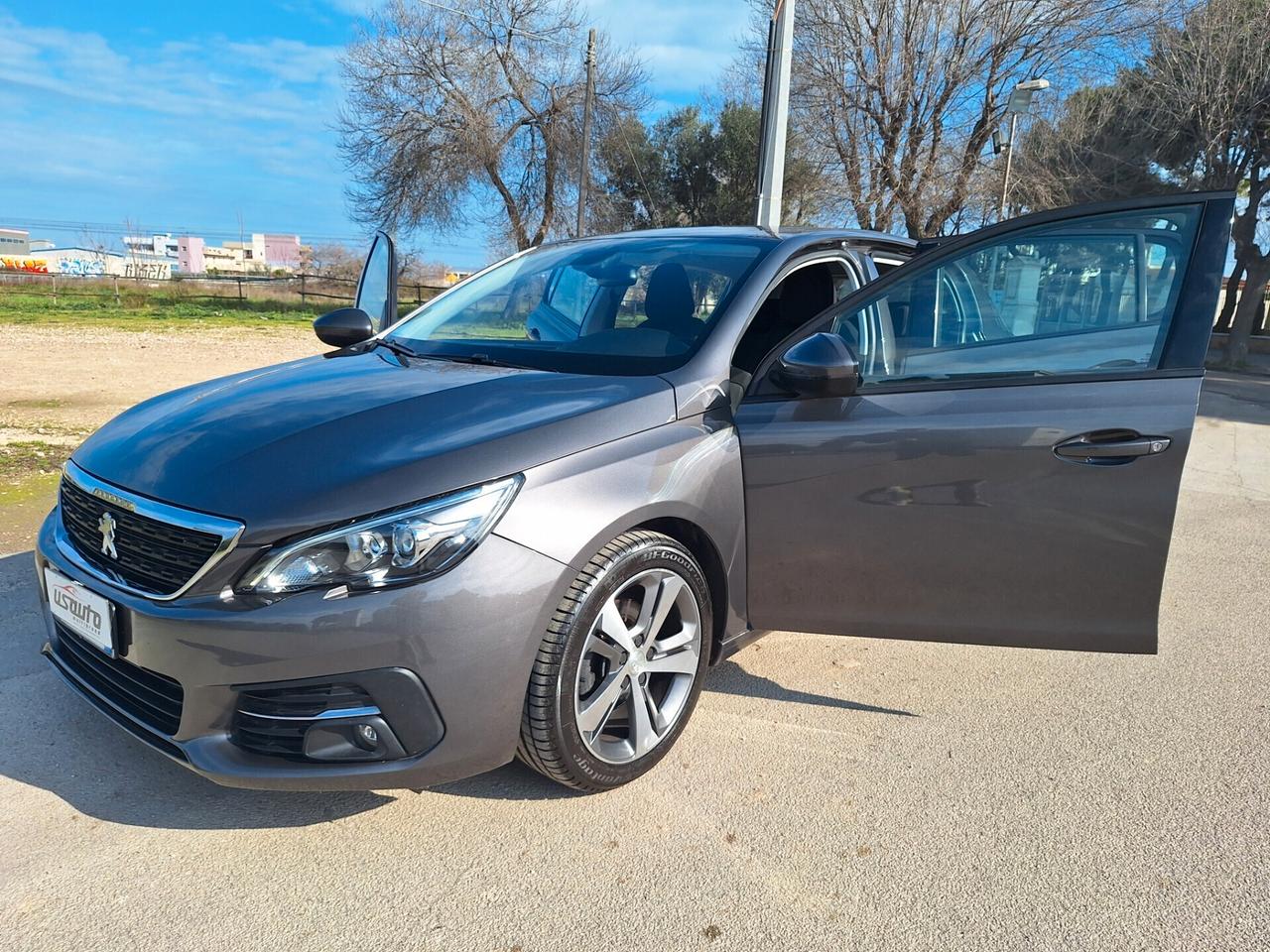 Peugeot 308 1.6HDi 120 cv BERLINA NAVI 2018 PERFETTA