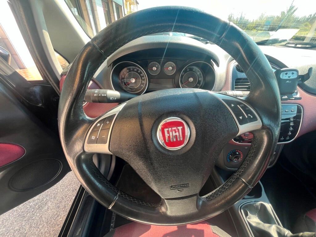 Fiat Punto 1.4 5 porte cambio manuale e automatico