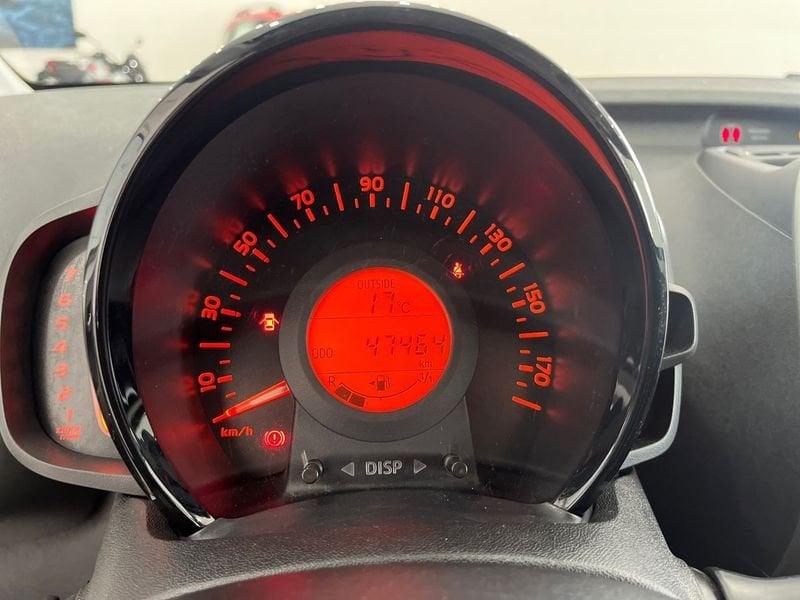 Toyota Aygo Aygo 5p 1.0 x-play my15