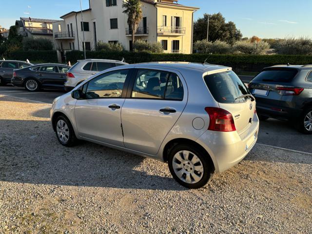 TOYOTA Yaris 1.0 5 porte NEOPATENTATI