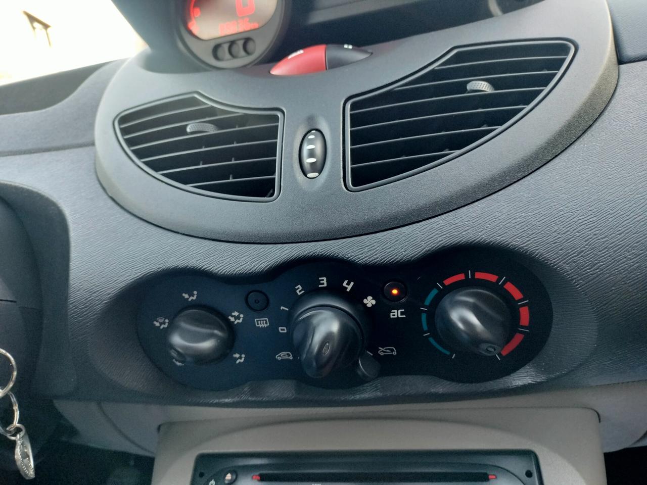 Renault Twingo 1.2 16V LEV Sport & Sound