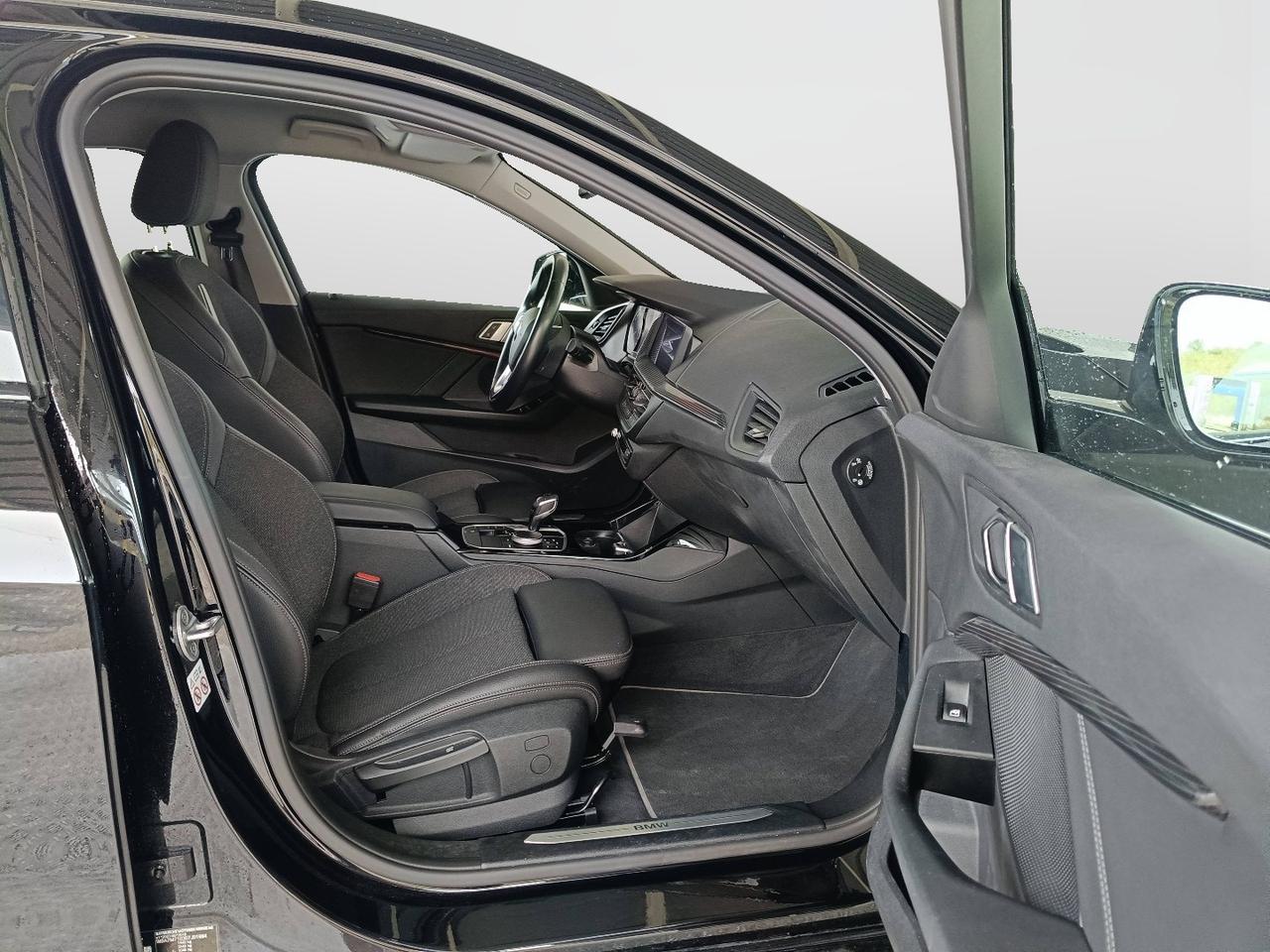 BMW Serie 1 F40 - 116d Sport auto