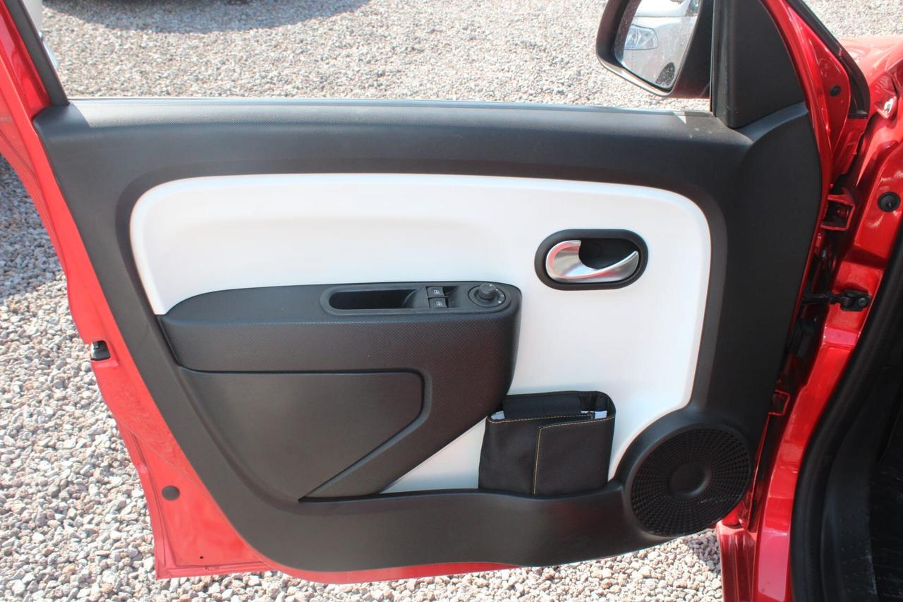 Renault Twingo SCe EDC La Parisienne