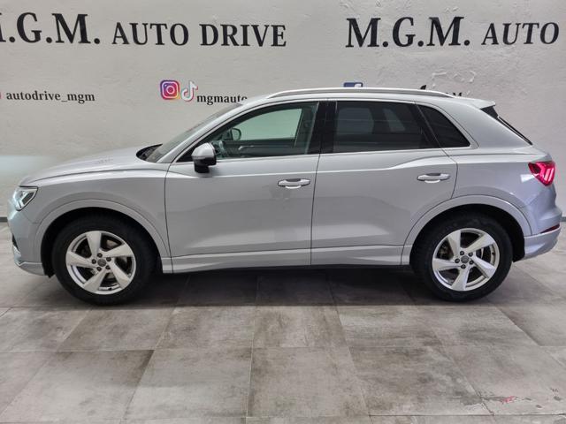 AUDI Q3 35 TFSI Business Advanced