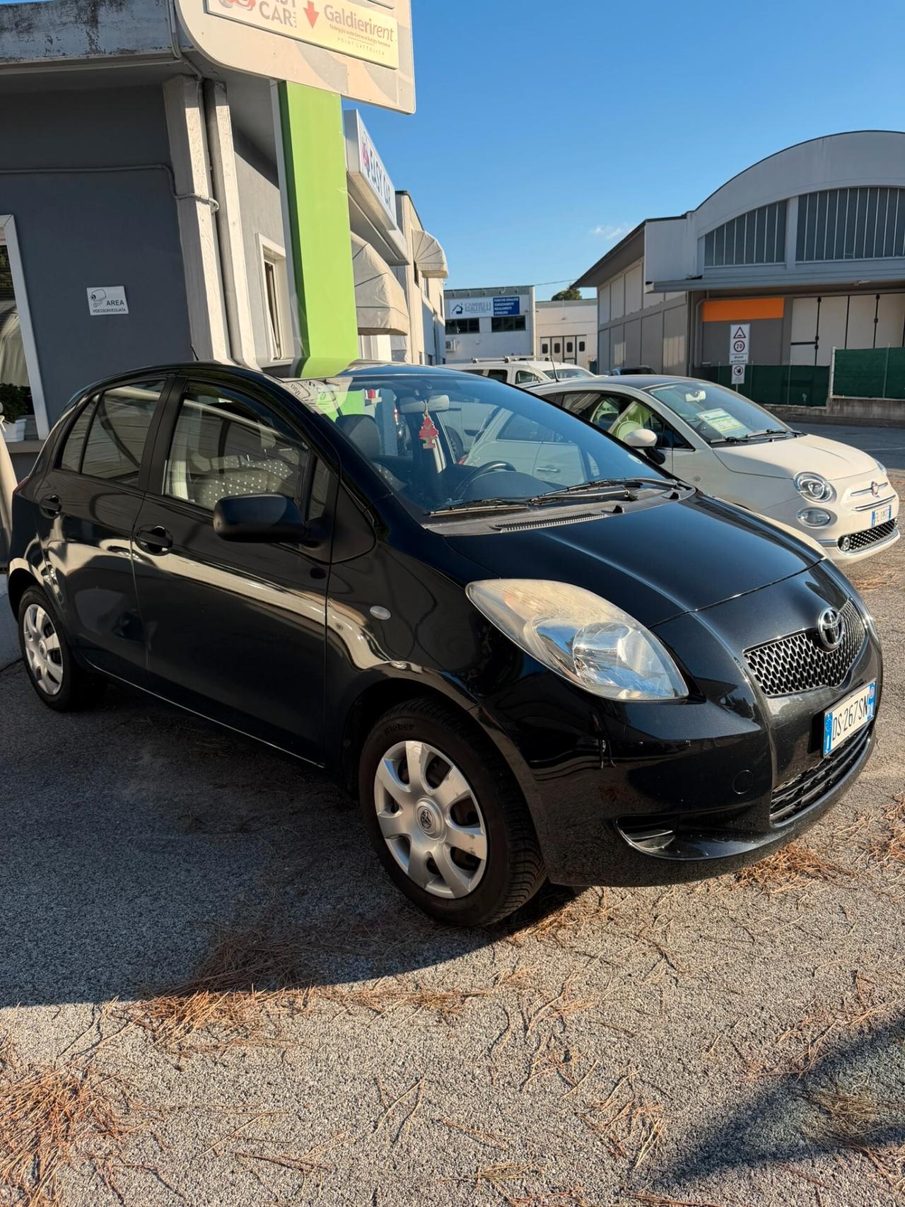 Toyota Yaris 1.0 5 porte Now