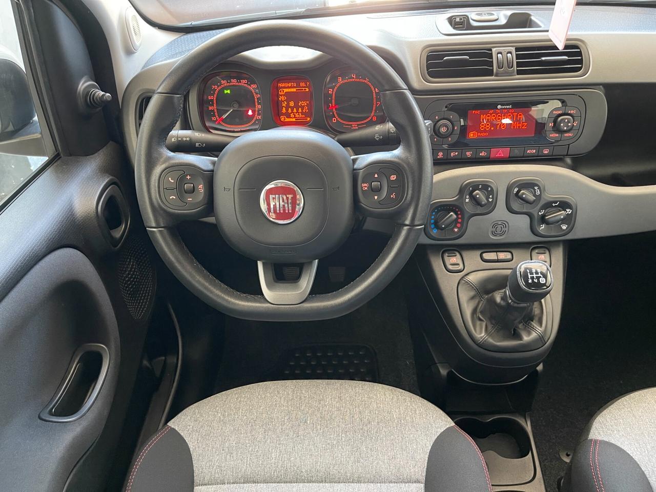 Fiat Panda 1.2 Lounge 5 Posti – Benzina – 16.763 Km – Garanzia 12 Mesi