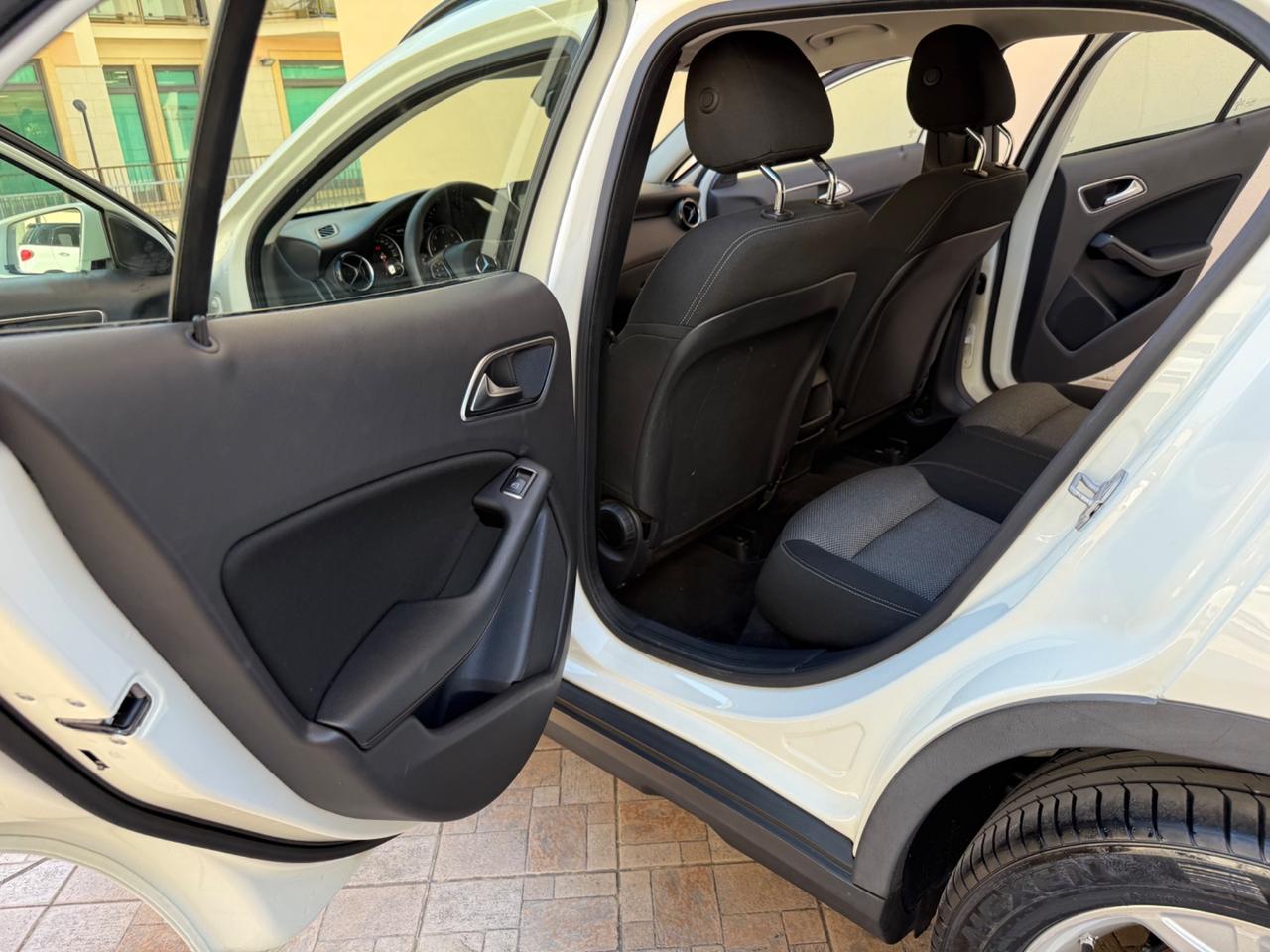 Mercedes-benz GLA 200 d Automatic Business