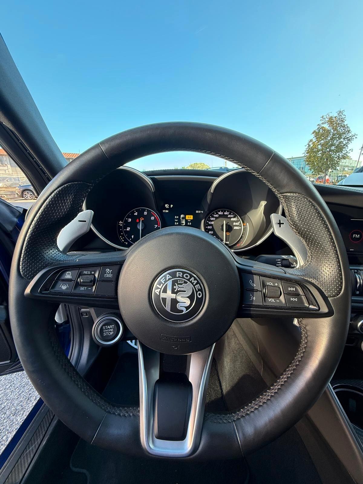 Alfa Romeo Giulia 2.0 280 CV AT8 AWD Q4 Veloce Ti