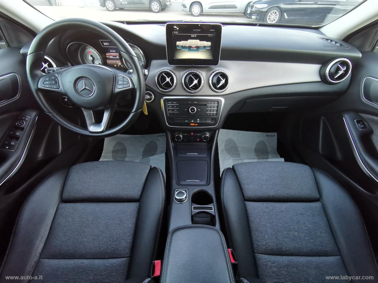 MERCEDES-BENZ GLA 180 d Automatic Sport