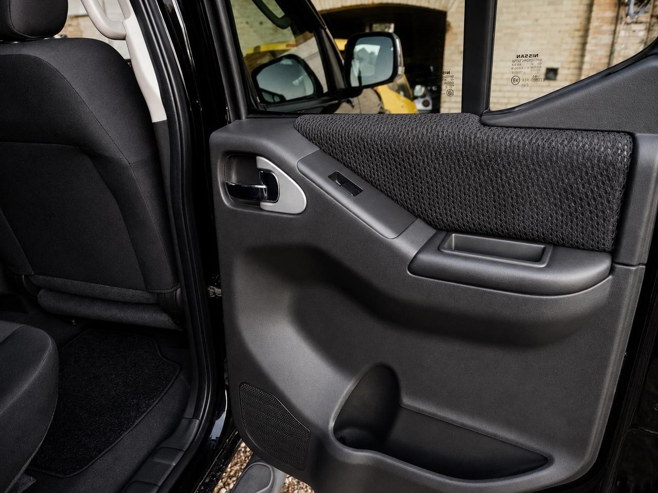 Nissan Navara 2.5 dCi 190CV 4 porte Double Cab LE