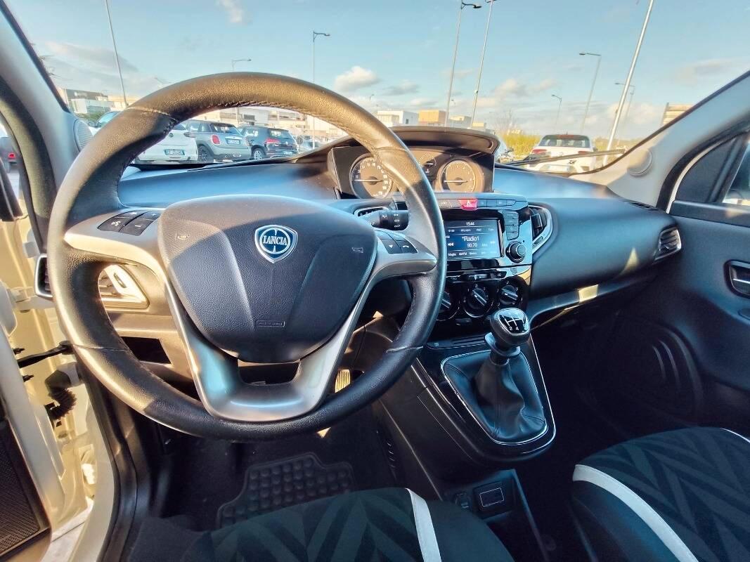 Lancia Ypsilon 1.2 Silver 69cv