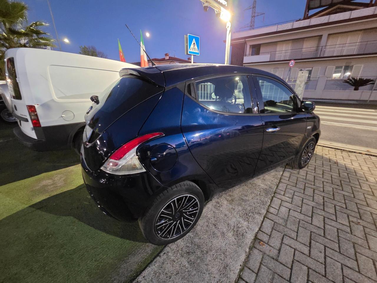 Lancia Ypsilon 1.2 69 CV 5 porte GPL Ecochic Gold