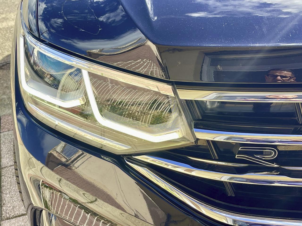 Volkswagen Tiguan 2.0 TDI 150 CV SCR DSG R-Line Fari IQ.LIGHT LED MATRIX--Digital Cockpit Pro 10,25", Navi