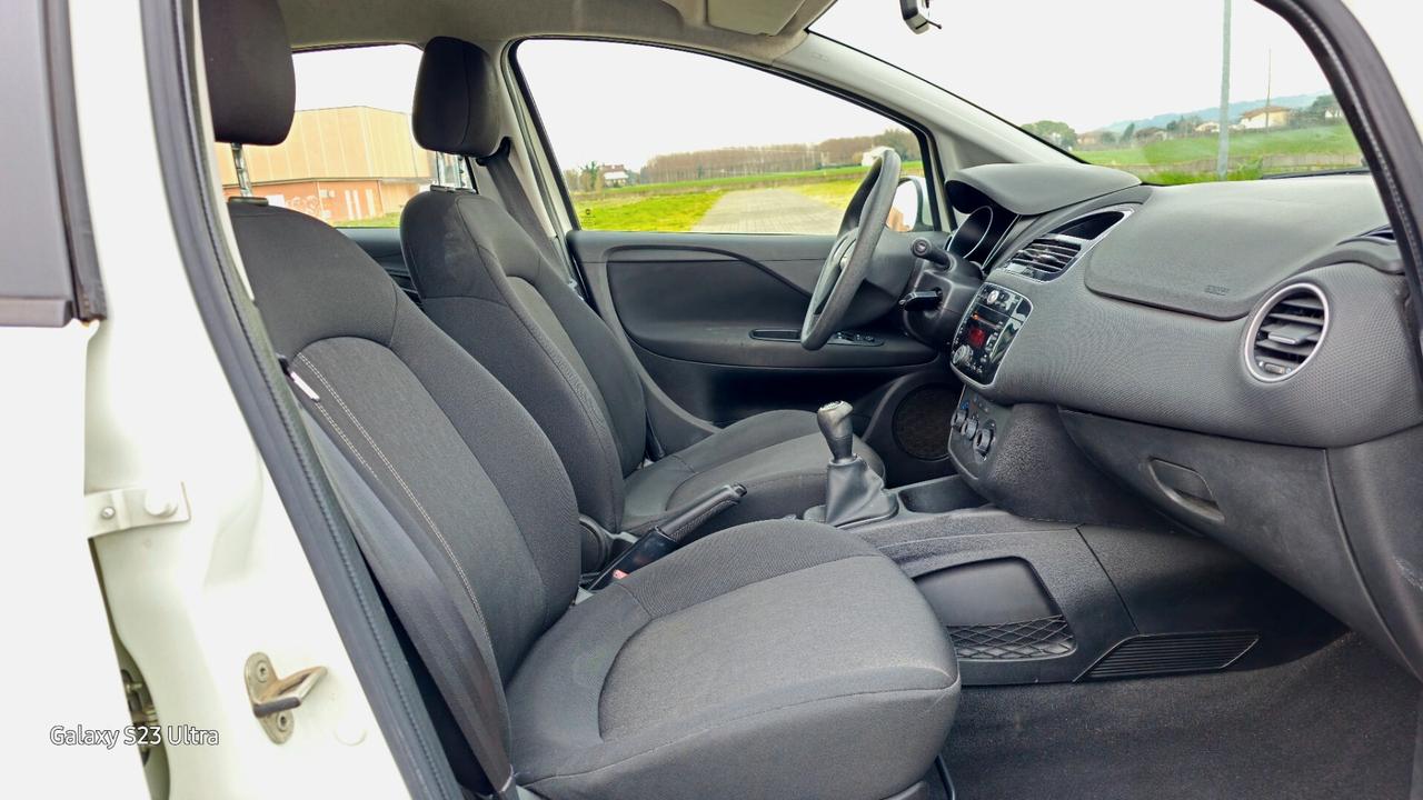 FIAT PUNTO 1.3 MULTIJET EURO 5 OK NEOPATENTATI GARANZIA 12 MESI