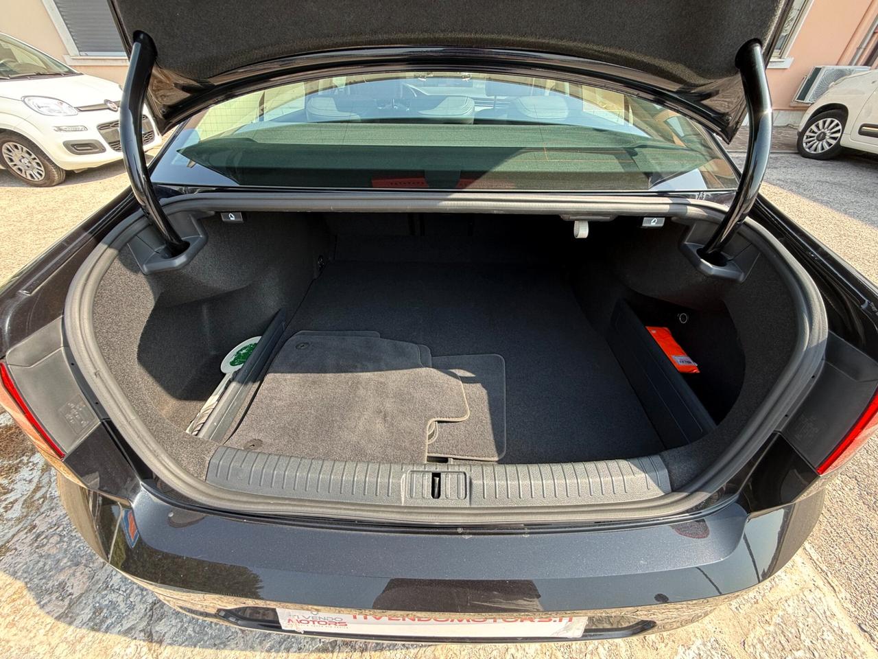 Volkswagen Passat 2.0 TDI SCR DSG Executive BMT