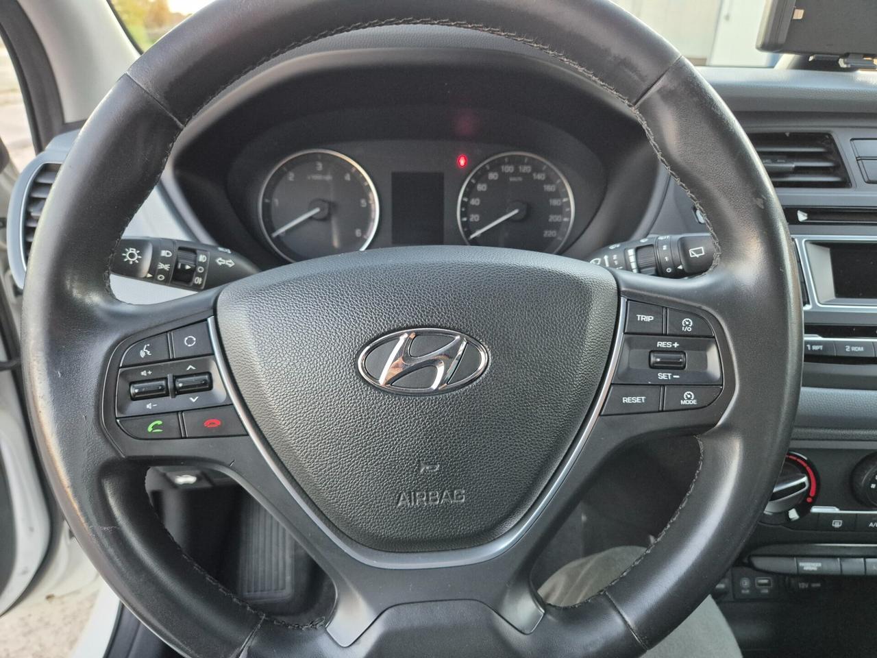 Hyundai i20 1.1 CRDi 12V 5 porte neopatentati