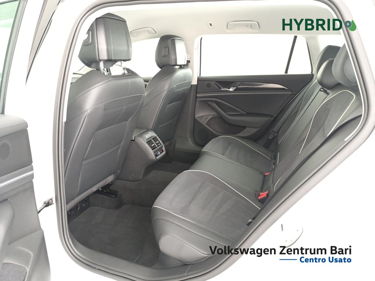 Volkswagen Passat 1.5 tsi ehybrid business 204cv dsg