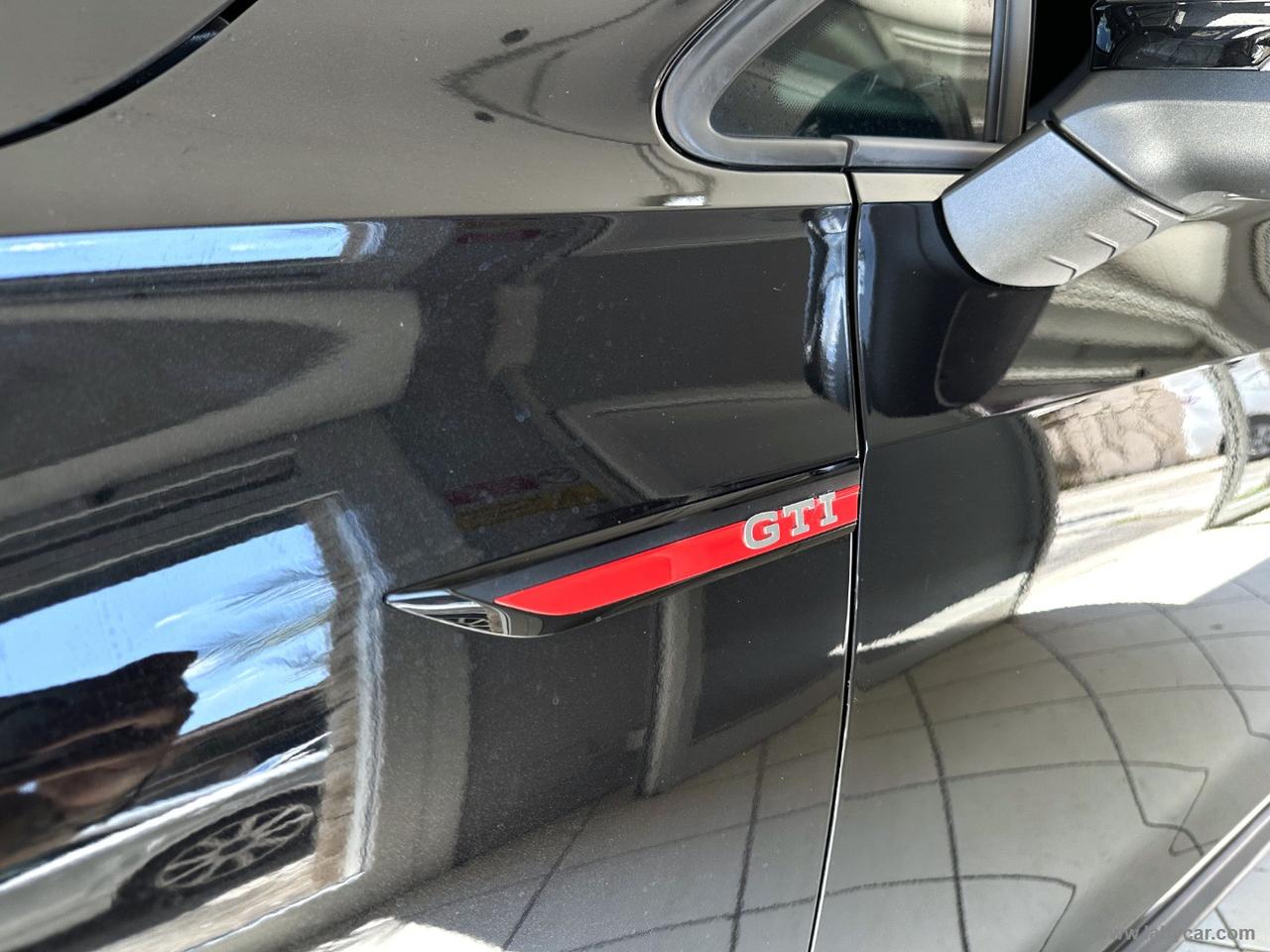 VOLKSWAGEN Golf GTI 8 PERFORMANCE 2.0 TSI DSG