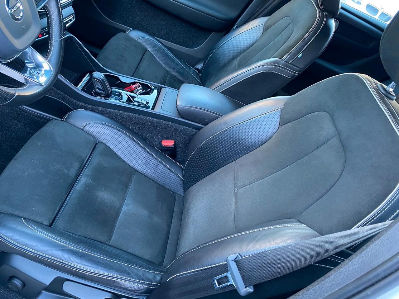 Volvo XC40 D3 AWD R-design