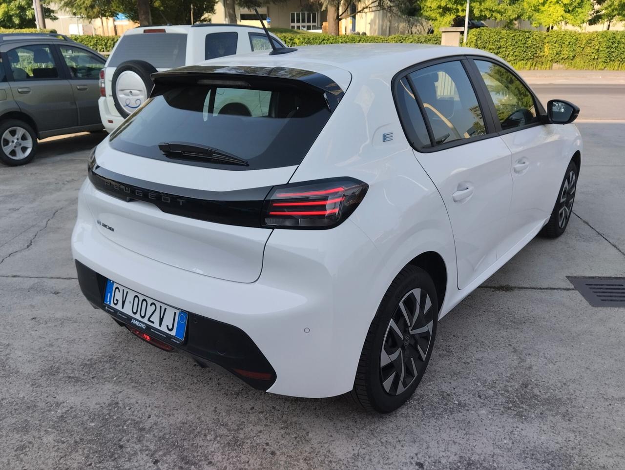 Peugeot 208 motore elettrico 136 CV 5 porte Active
