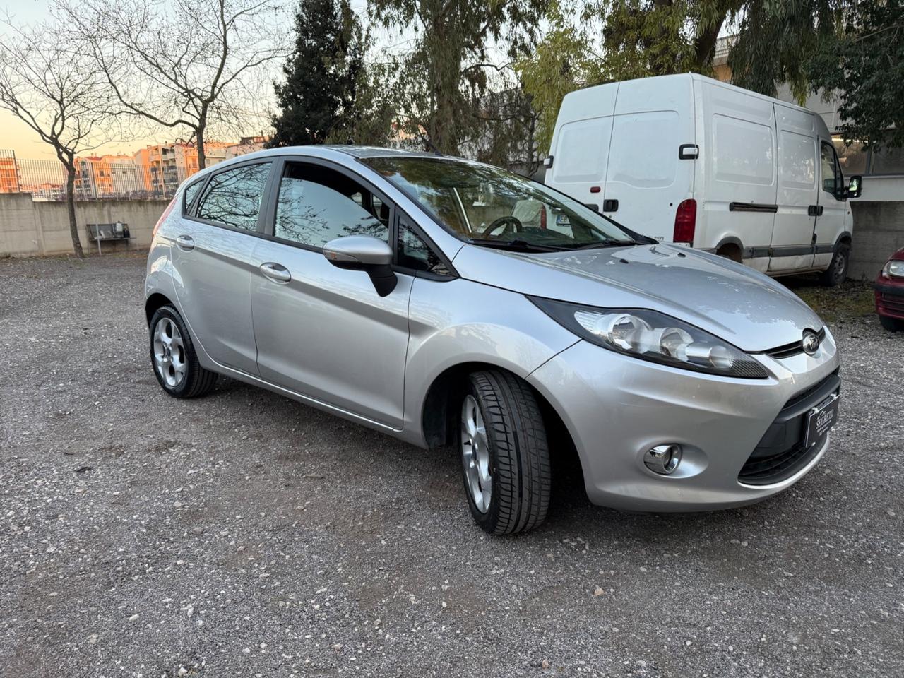 Ford Fiesta 1.4 TDCi 70CV 5 porte Titanium NEOPATENTATI