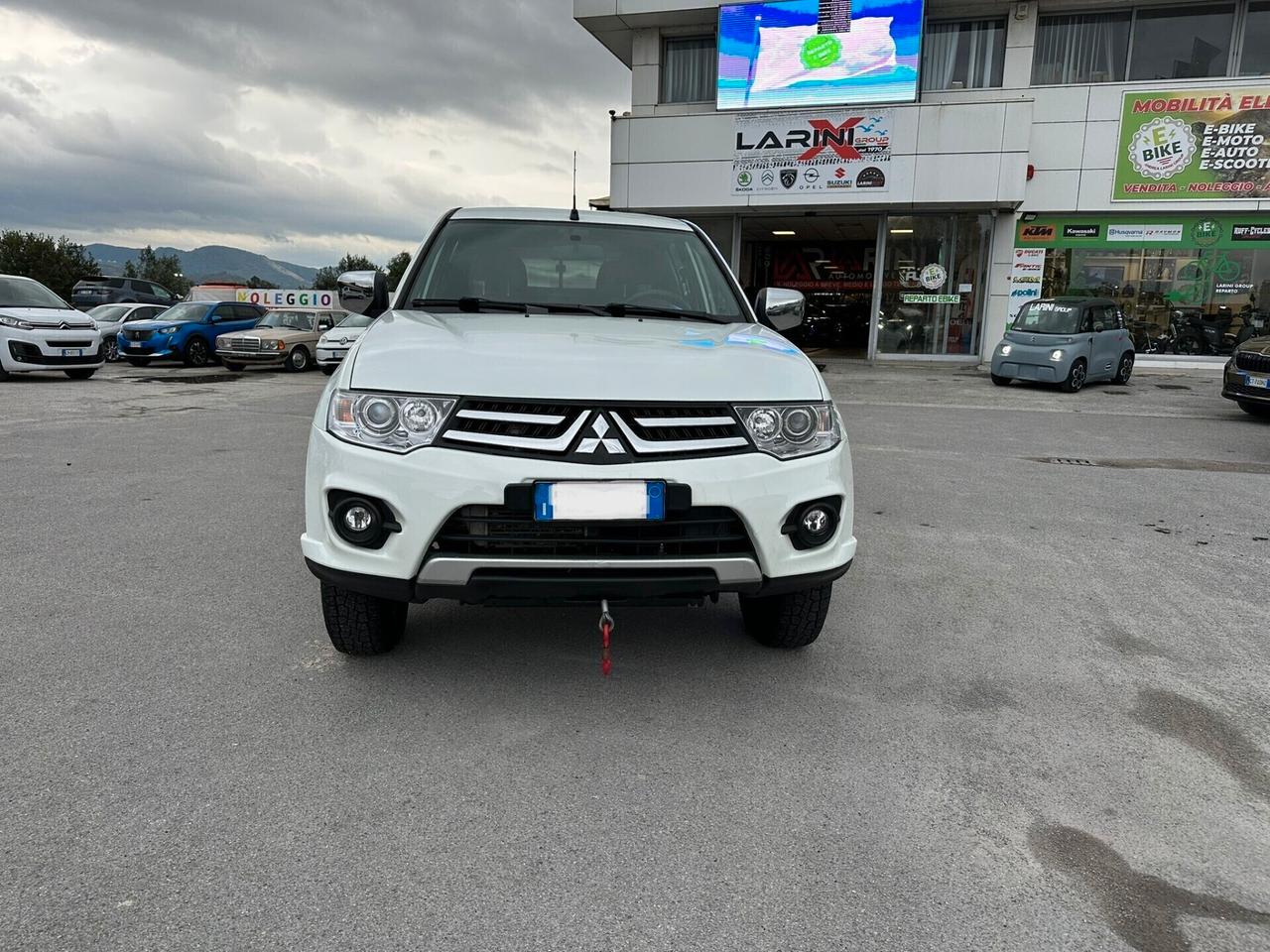 Mitsubishi L200 2.5 DI-D/136CV DC Invite DPF