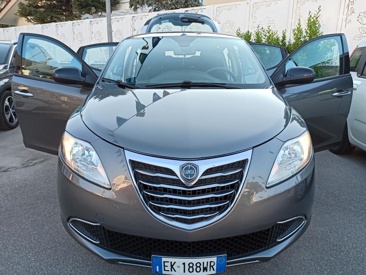 Lancia Ypsilon 1.2 69 CV 5 porte S&S Gold