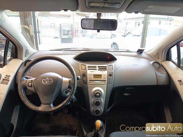 TOYOTA Yaris 1.0 5 porte