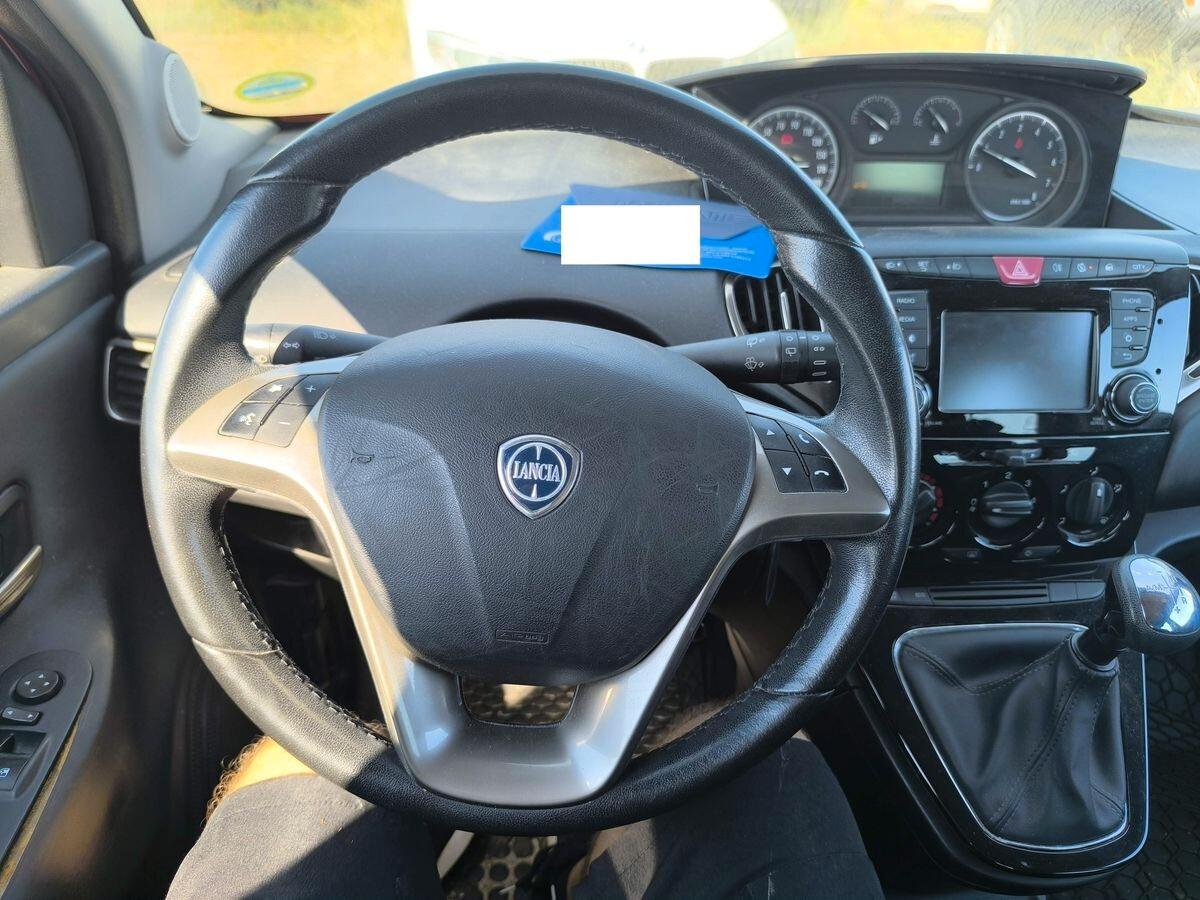 Lancia Ypsilon 0.9 TwinAir 85 CV 5 porte S&S DFN Gold AUTOMATICA