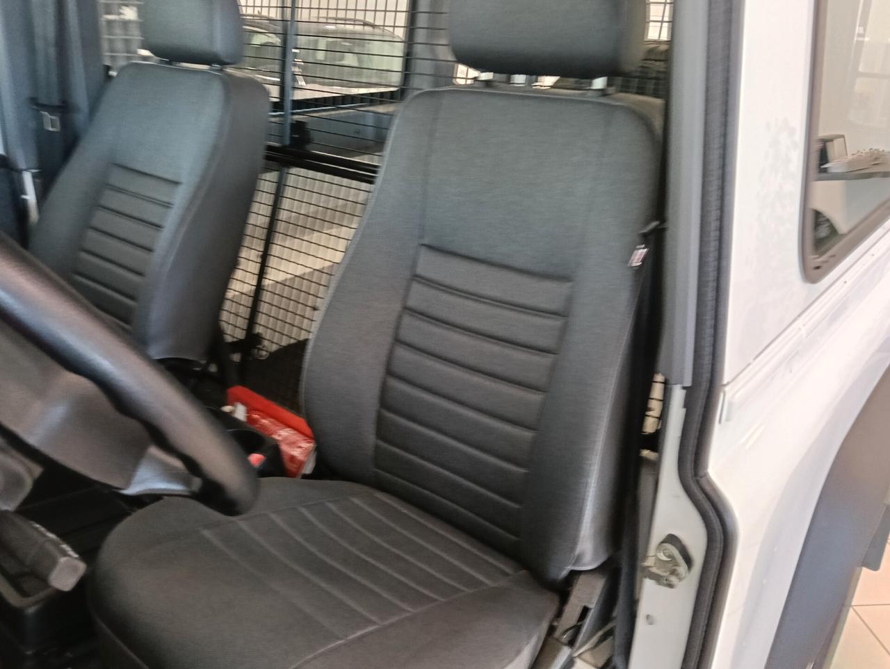 Land Rover Defender 90 2.2 TD4 Station Wagon Adventure Edition N1