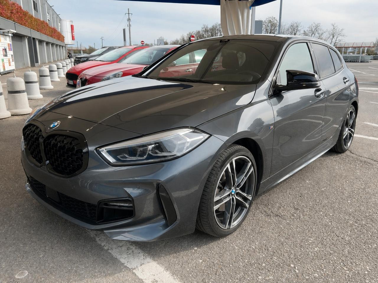 Bmw 118 118d 5p. Msport