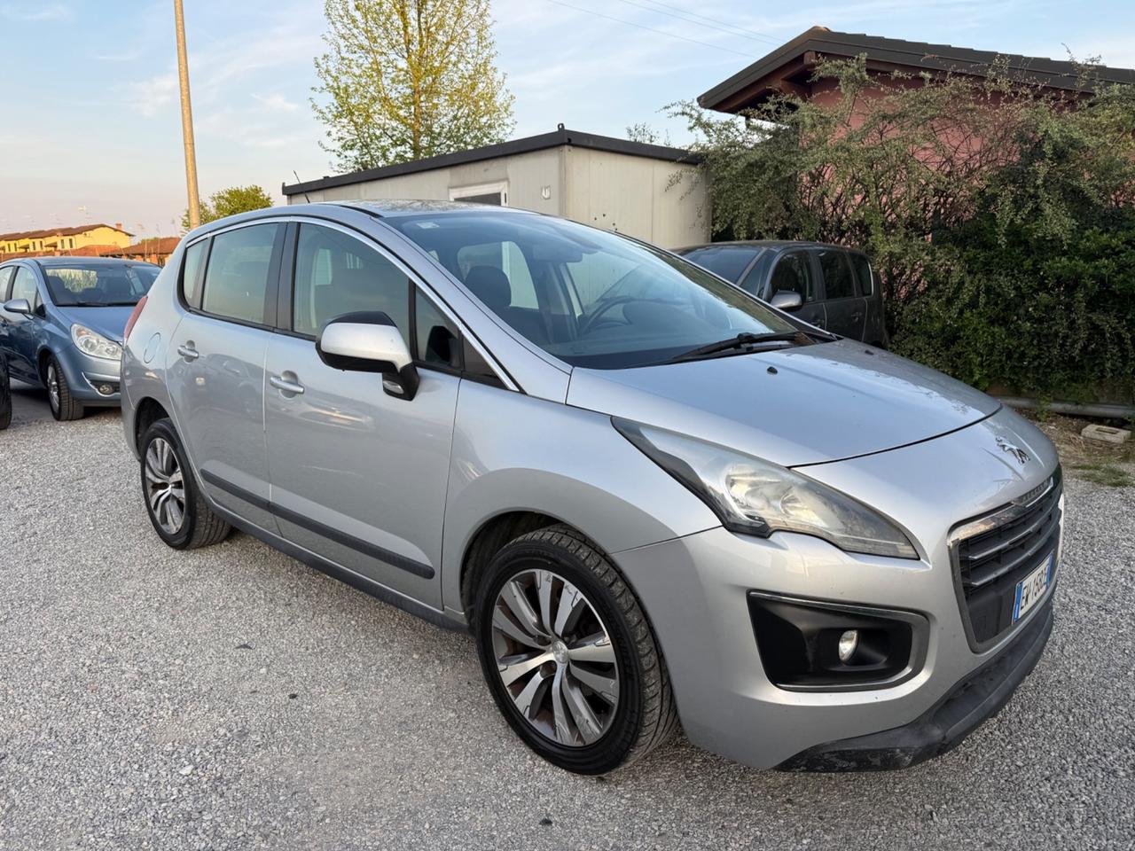 Peugeot 3008 1.6 HDi 115CV Business