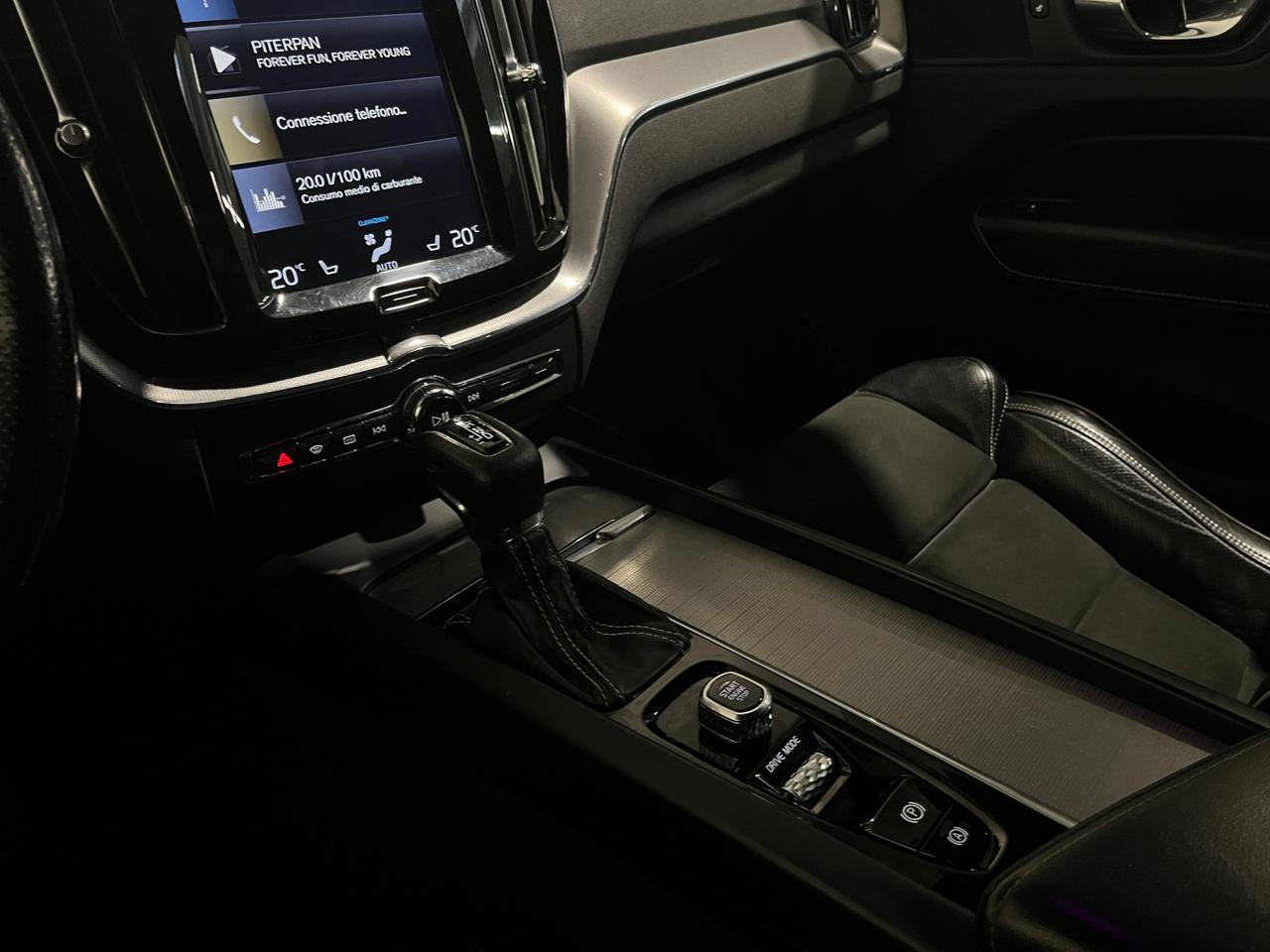 VOLVO XC60 2.0 D4 R-DESIGN GEARTRONIC
