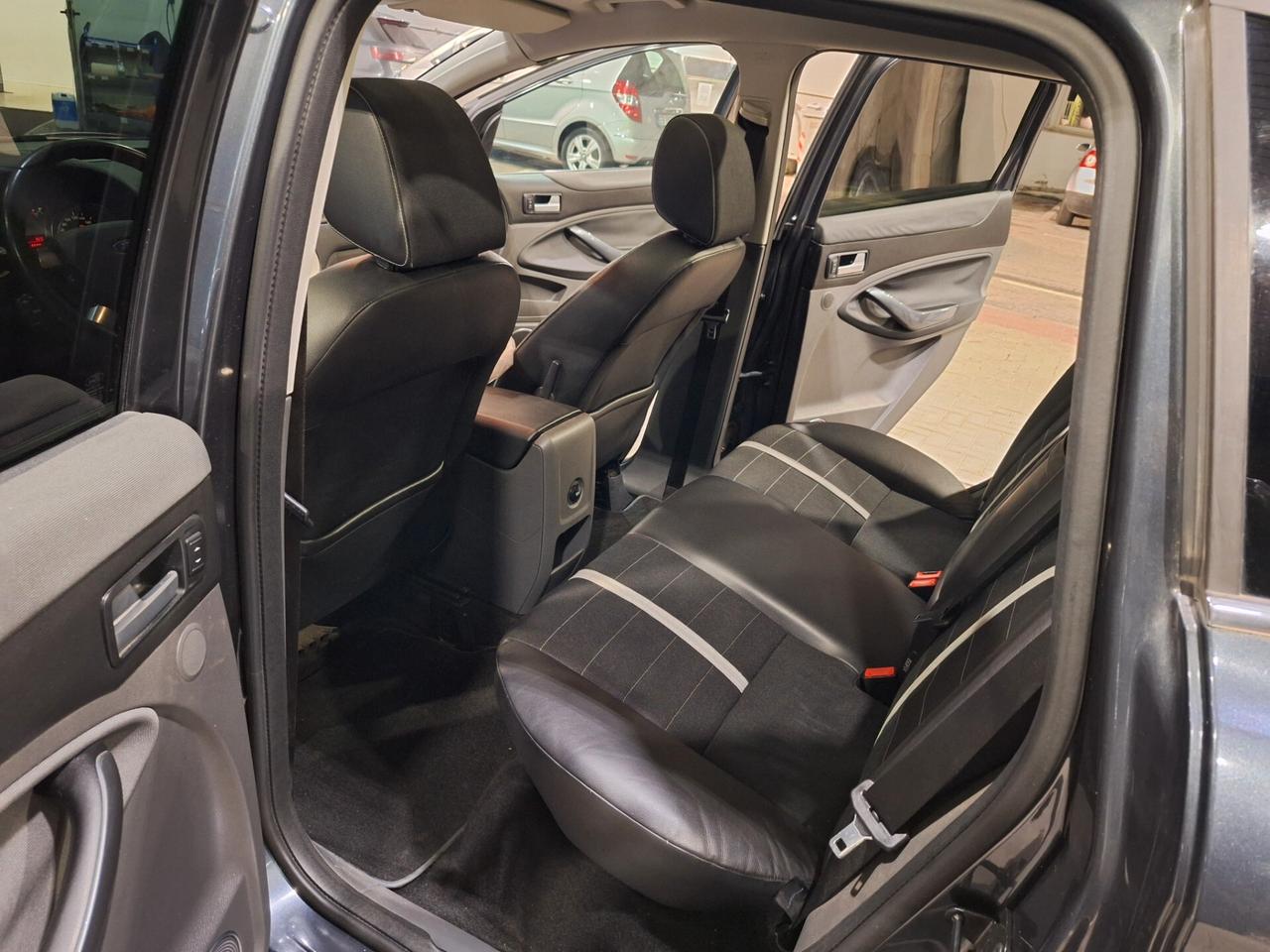 Ford Kuga 2.0 TDCi 136 CV 4X4 Titanium Tetto PELLE TEL CRUIS OTTIMA