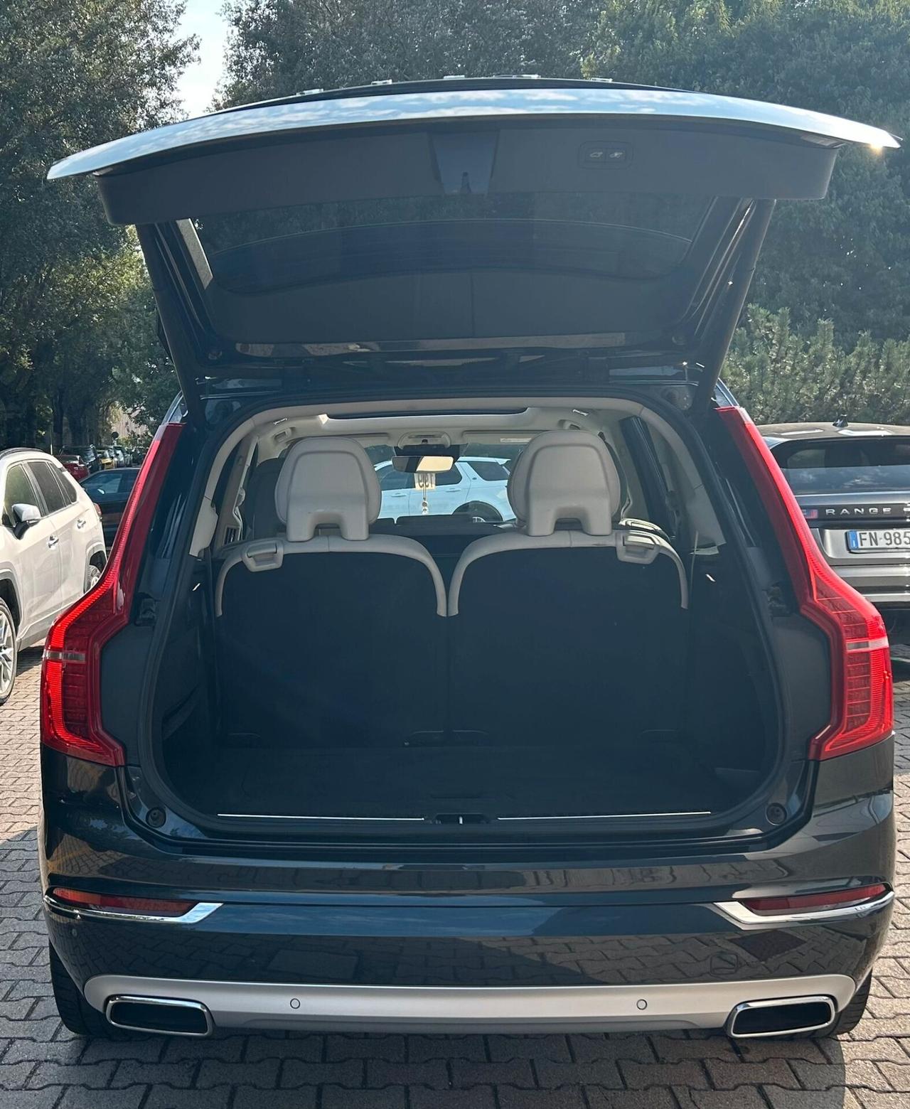Volvo XC 90 XC90 D5 AWD Geartronic 7 posti Momentum