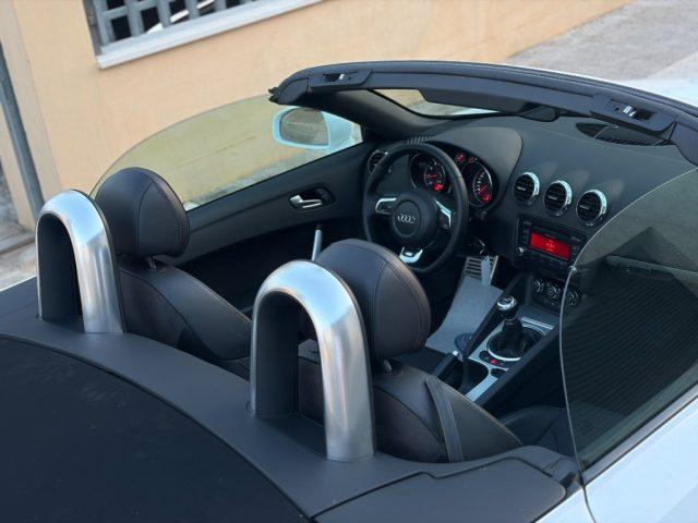 AUDI TT Roadster 1.8 TFSI S-line Bose