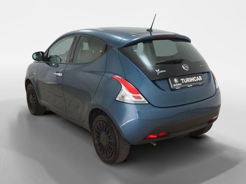 Lancia Ypsilon 1.0 FireFly 5 porte S&S Hybrid Silver
