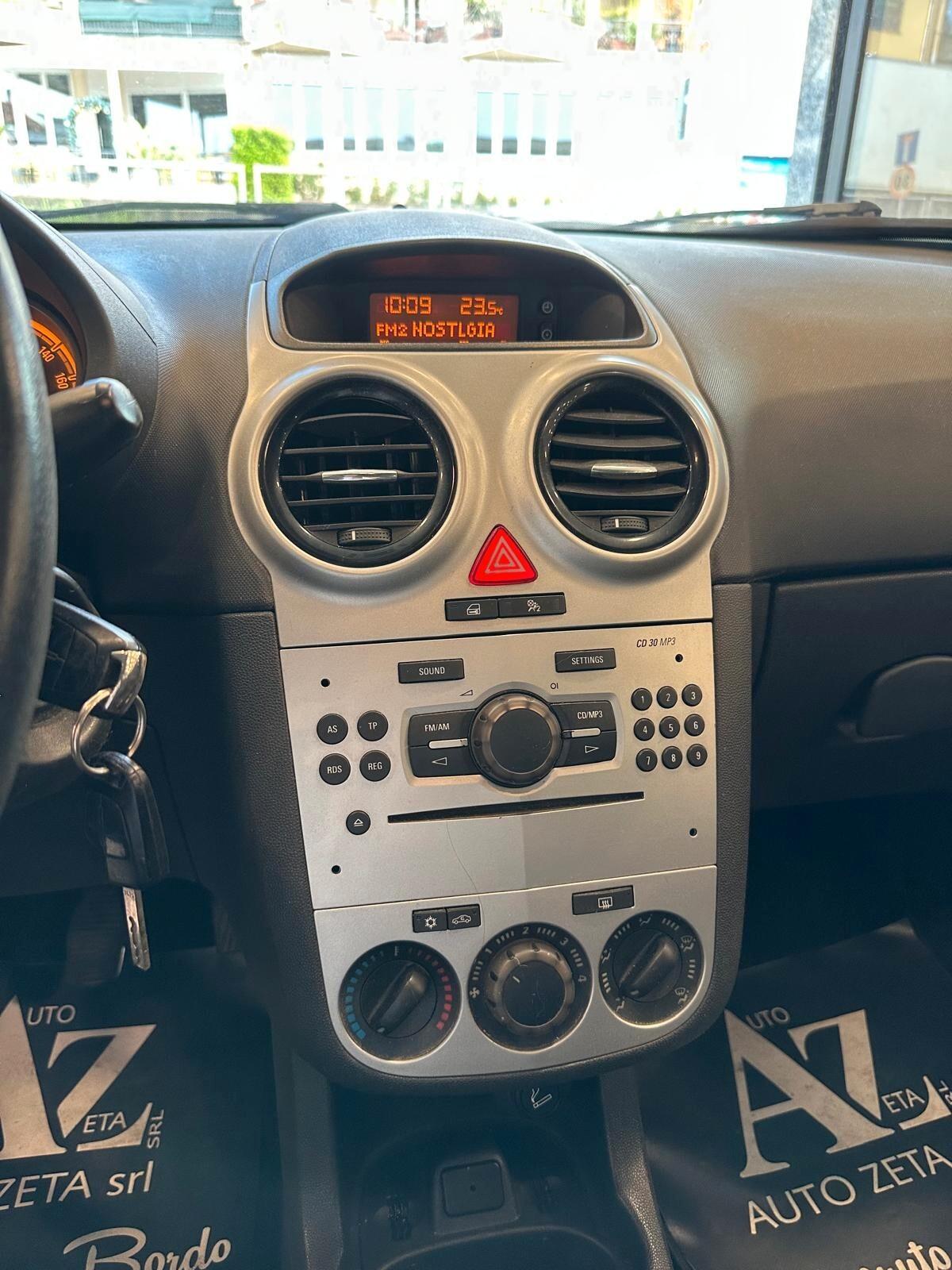 Opel Corsa 1.2 5 porte Cosmo