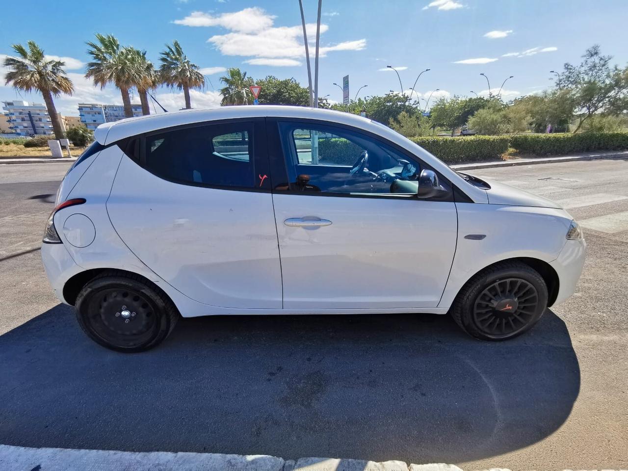 Lancia Ypsilon 1.3 MJT 16V 95 CV 5P. Gold - 2015